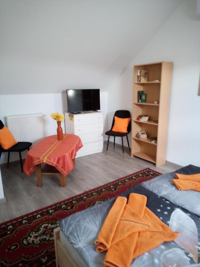 Brezovay Kastely Panzio Bed & Breakfast Egerszolat