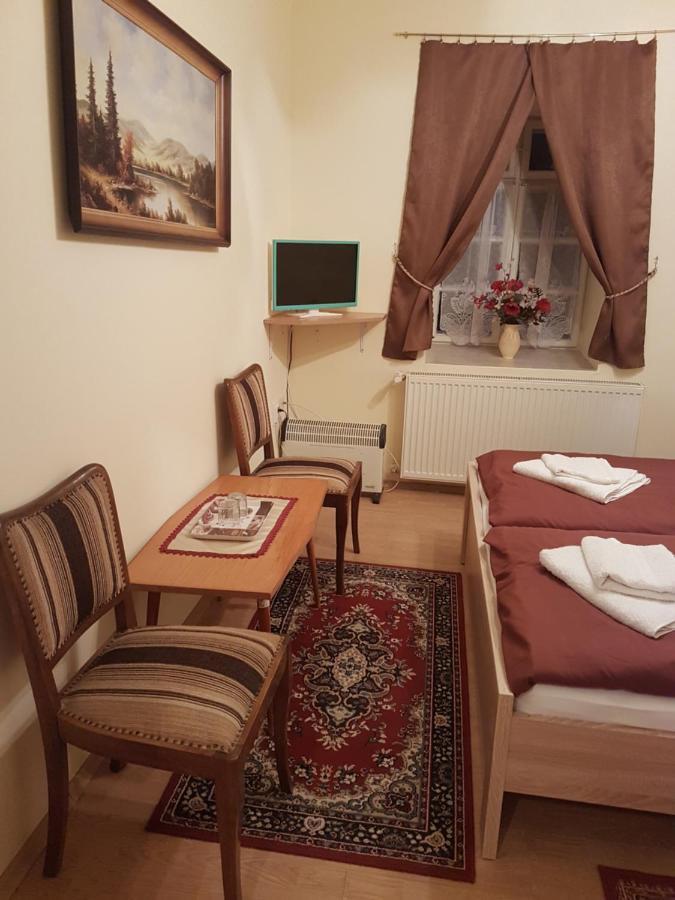 Brezovay Kastely Panzio Bed & Breakfast